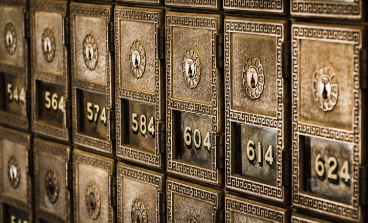 What deposit boxes used to look like. Photo by <a href="http://unsplash-com-s.njmu.s5.bt8.net/@tjevans">Tim Evans</a>
